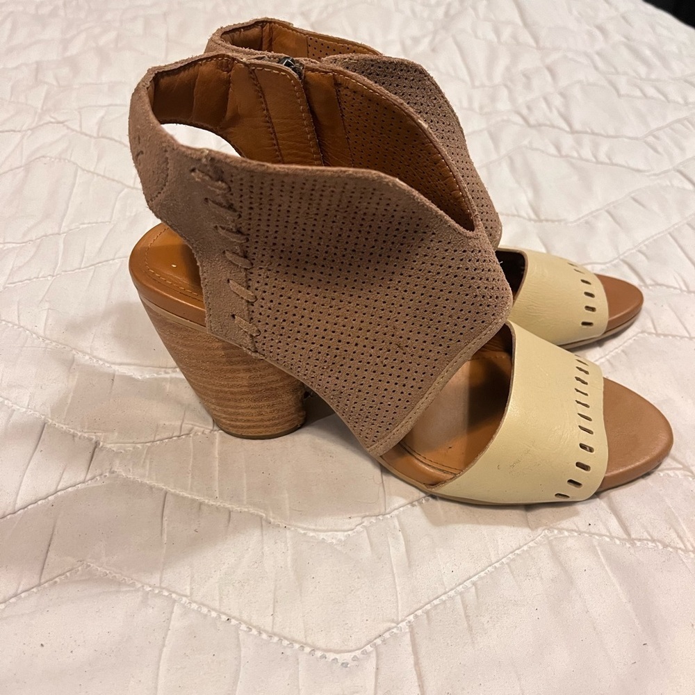 Emu Australia leather wedge sandals size 7​​